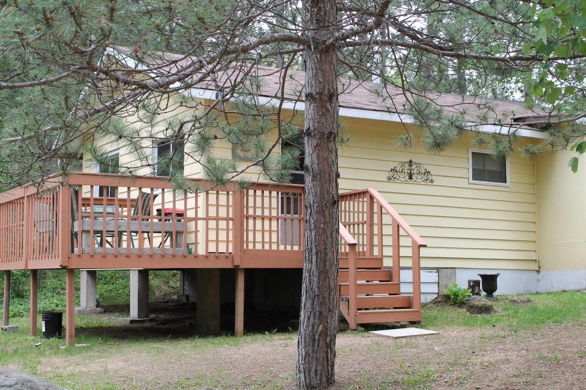 Algonquin'S Edge Resort Madawaska Exterior foto